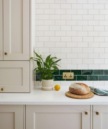 Soho So Emerald green wall tiles in kitchen