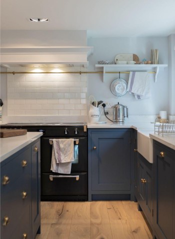 Underground Covent Garden metro wall tiles in a kitchen designed by Weir and Webb