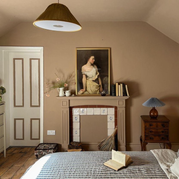 Classic Delft tiles in Rosalind on the fireplace of Callieanne of ourvictorianhome