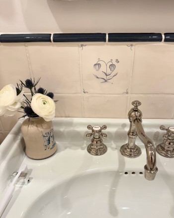 Classic delft bathroom chalk white sylvia andalucia floor nyc customer 6