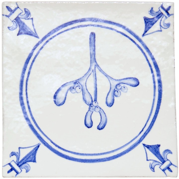 White Hart Mistletoe Circle Chalk White cutout