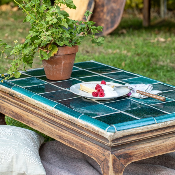 Isles raasay square tile outdoor kitchen portrait detail shot 3