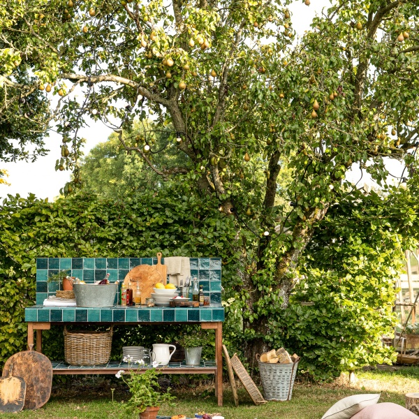 Isles raasay square tile outdoor kitchen portrait