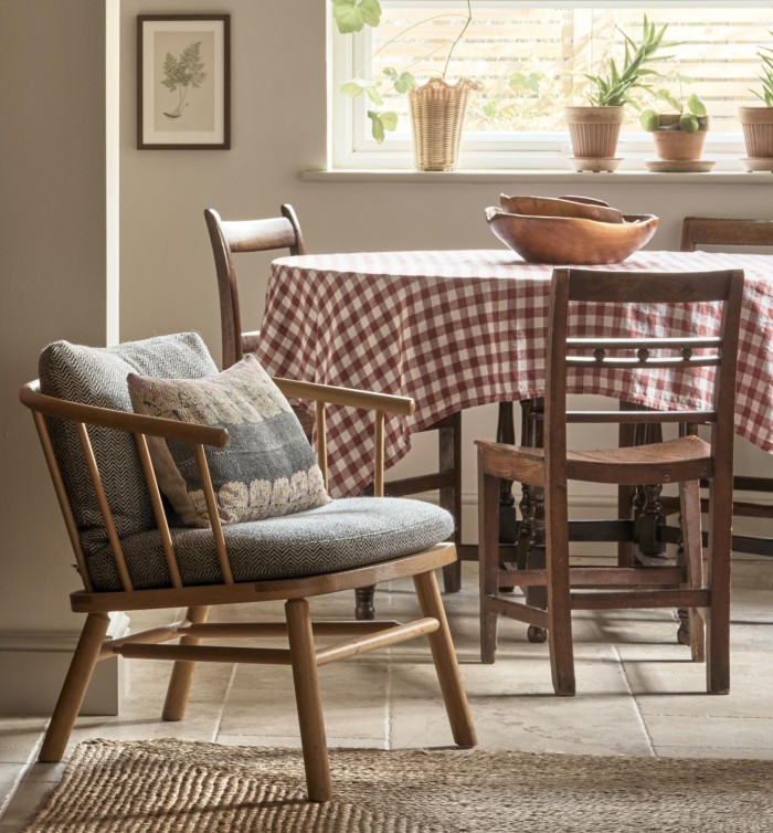 Harriet kitchen kennet 001 floor crop web