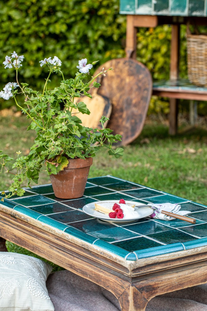 Isles raasay square tile outdoor kitchen portrait detail shot 3
