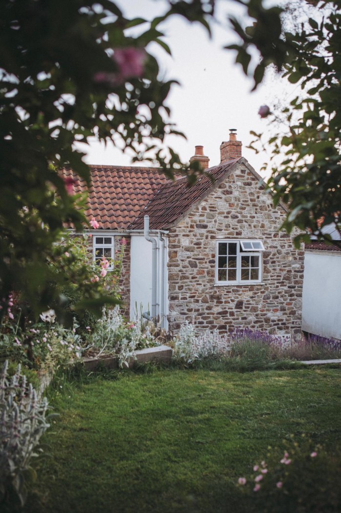 Monalogue bathroom renovation country cottage exterior