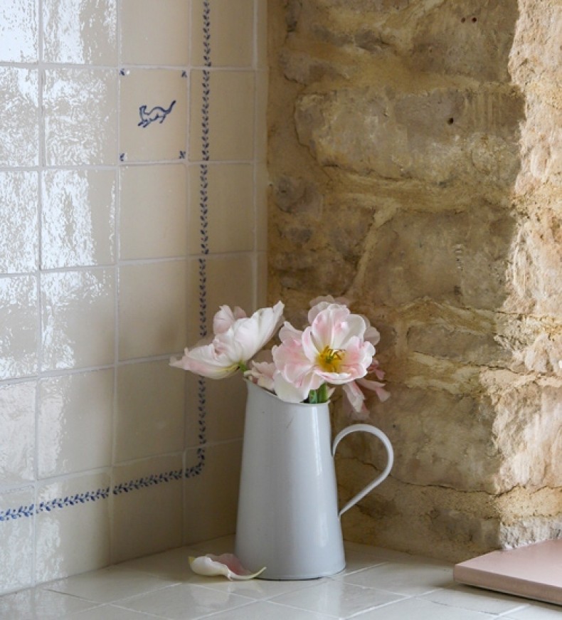 A cosy yet playful family bathroom at The Little Stone Cottage