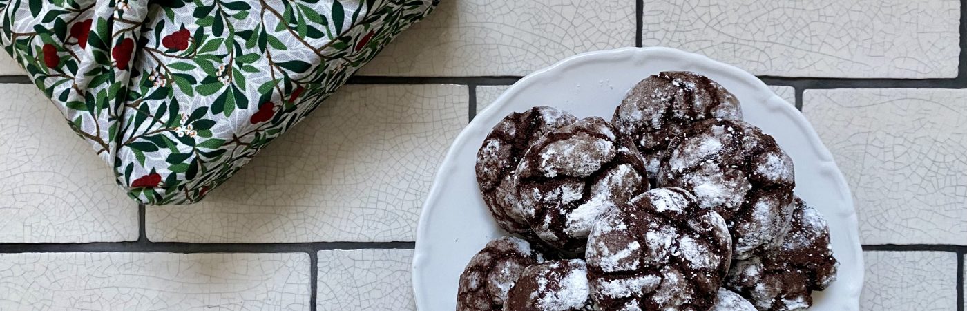 Christmas cookies with a crackle