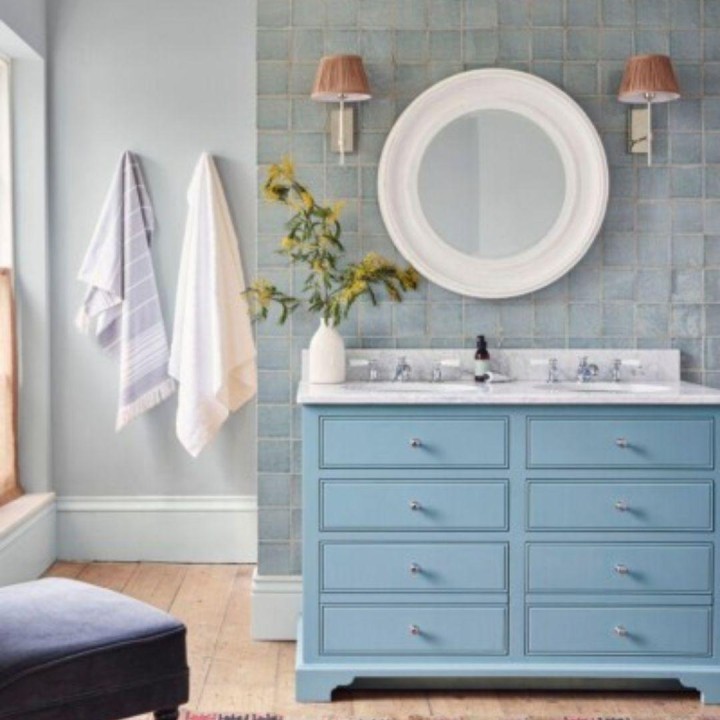 Halcyon Grace blue square handmade wall tiles in a bathroon