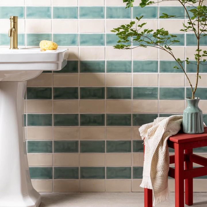 Vintage Velvet Lace Horizontal Stripe Lifestyle bathroom square