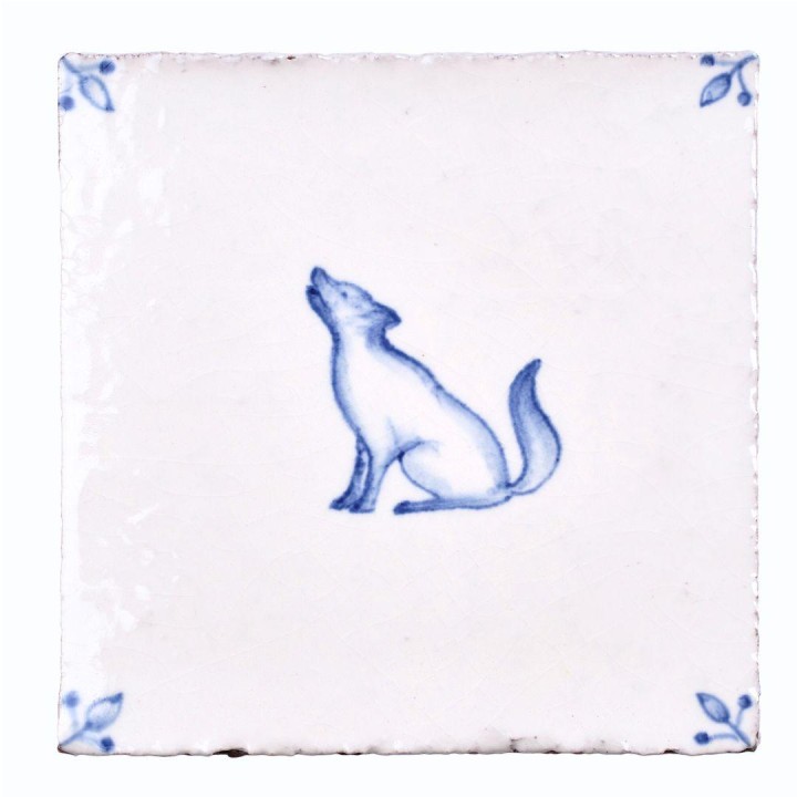 Wilding Wolf with corner motif on Chalk White