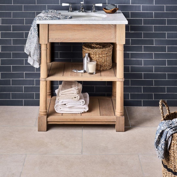 Porcelain floor tiles in ﻿Fawn, from our ﻿Sandstone collection are the perfect complement to these skinny metro brick tiles in Slate Blue﻿ from our Marlborough Matts collection.