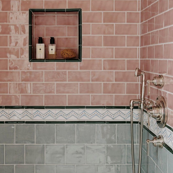 Salvesen Graham Bespoke Hand Painted Border tiles