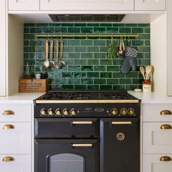 Soho So Emerald brick tiles behind a kitchen aga