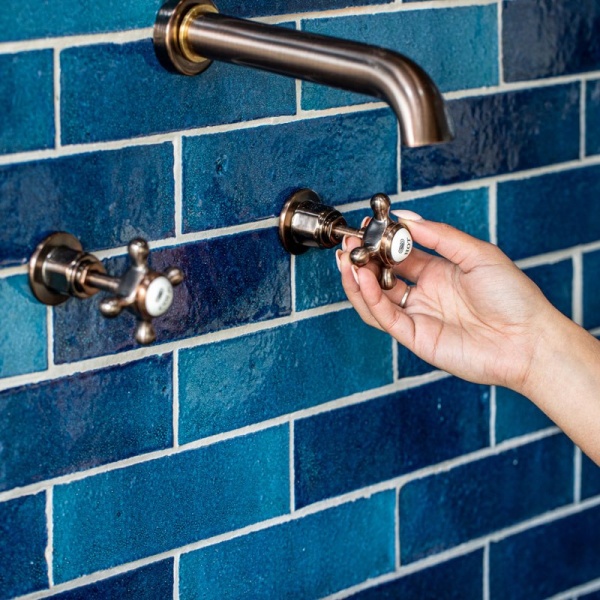 Isles islay skinny metro brick bath portrait tap hand shot WEB