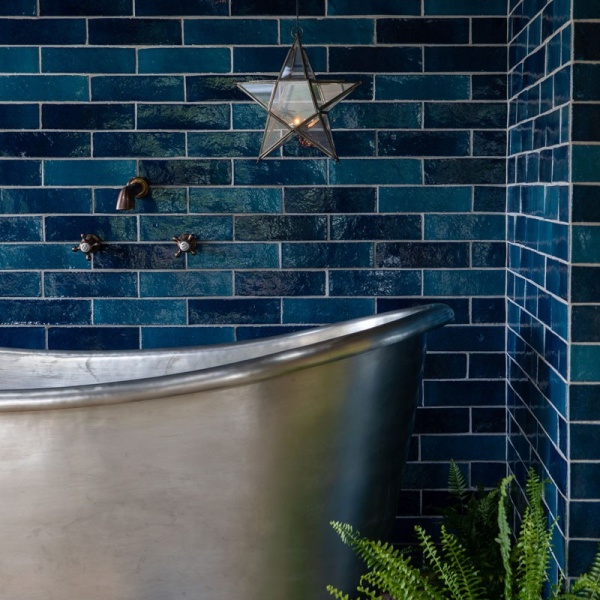 Skinny dark blue textured tiles