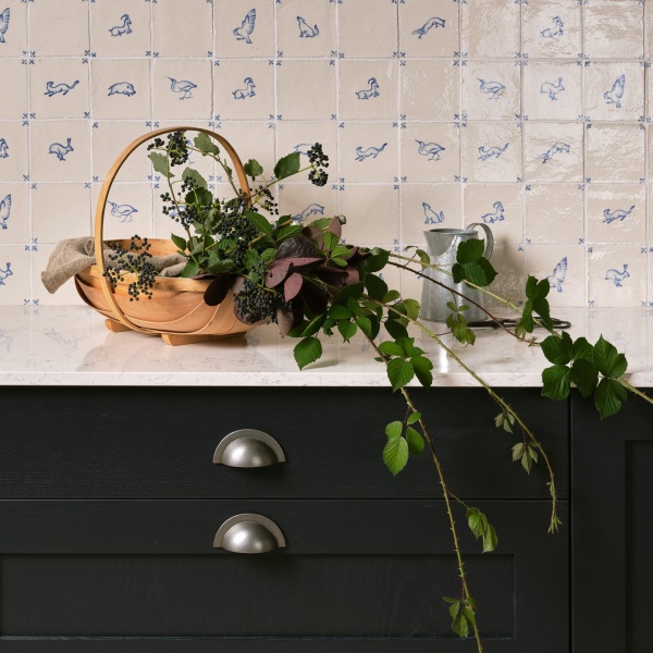 Wilding 13 lifestyle white G web Delft Slider